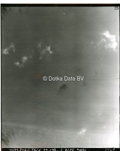 Luchtfoto Delfzijl (1944) uit de collectie Kadaster WOII Luchtfoto's