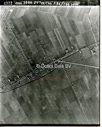 Luchtfoto Beerta (1944) uit de collectie Kadaster WOII Luchtfoto's