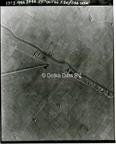 Luchtfoto Groningen (1944) uit de collectie Kadaster WOII Luchtfoto's