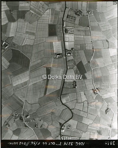 Luchtfoto Appingedam (1944) uit de collectie Kadaster WOII Luchtfoto's