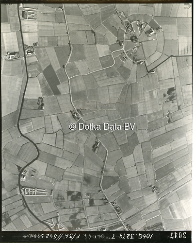 Luchtfoto Appingedam (1944) uit de collectie Kadaster WOII Luchtfoto's