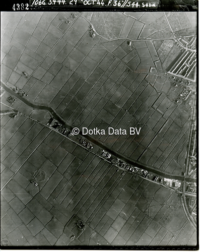 Luchtfoto Groningen (1944) uit de collectie Kadaster WOII Luchtfoto's