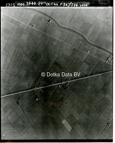 Luchtfoto Groningen (1944) uit de collectie Kadaster WOII Luchtfoto's