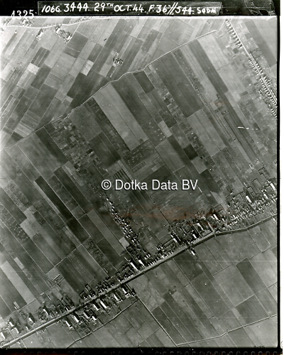 Luchtfoto Beerta (1944) uit de collectie Kadaster WOII Luchtfoto's
