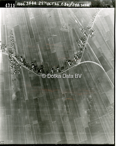 Luchtfoto Nieuw Beerta (1944) uit de collectie Kadaster WOII Luchtfoto's