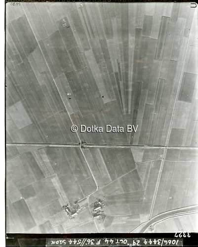 Luchtfoto Beerta (1944) uit de collectie Kadaster WOII Luchtfoto's