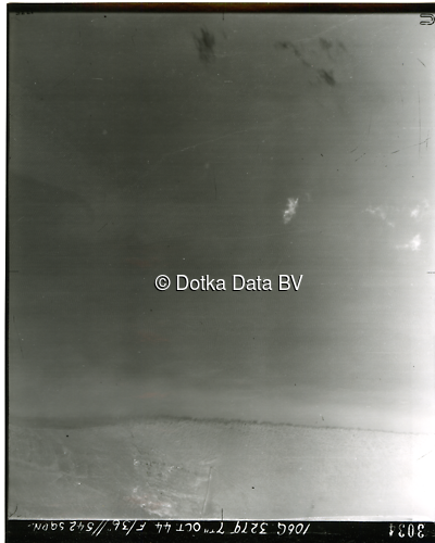 Luchtfoto Delfzijl (1944) uit de collectie Kadaster WOII Luchtfoto's