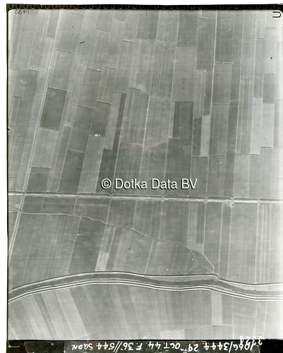 Luchtfoto Nieuw Beerta (1944) uit de collectie Kadaster WOII Luchtfoto's