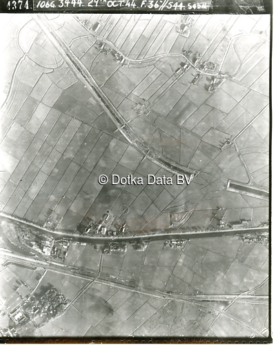 Luchtfoto Groningen (1944) uit de collectie Kadaster WOII Luchtfoto's