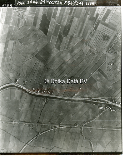 Luchtfoto Groningen (1944) uit de collectie Kadaster WOII Luchtfoto's