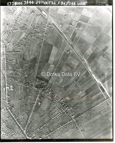 Luchtfoto Winschoten (1944) uit de collectie Kadaster WOII Luchtfoto's
