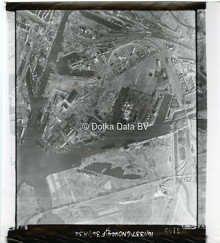 Luchtfoto Emden (1944) uit de collectie Kadaster WOII Luchtfoto's