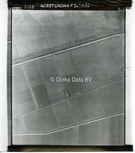 Luchtfoto Drieborg (1944) uit de collectie Kadaster WOII Luchtfoto's