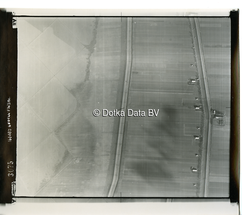 Luchtfoto Bunde (1944) uit de collectie Kadaster WOII Luchtfoto's
