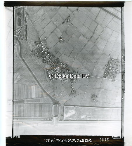 Luchtfoto Emden (1944) uit de collectie Kadaster WOII Luchtfoto's