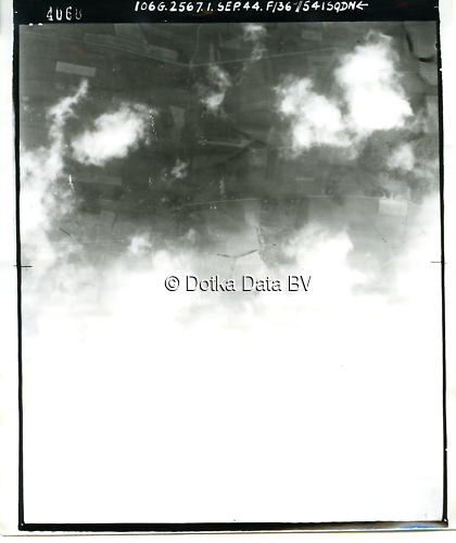 Luchtfoto (1944) uit de collectie Kadaster WOII Luchtfoto's