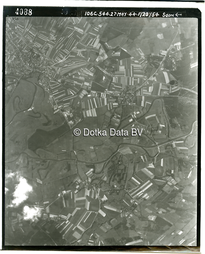 Luchtfoto (1944) uit de collectie Kadaster WOII Luchtfoto's