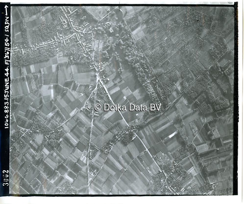 Luchtfoto Kruibeke (1944) uit de collectie Kadaster WOII Luchtfoto's