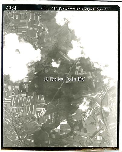 Luchtfoto (1944) uit de collectie Kadaster WOII Luchtfoto's