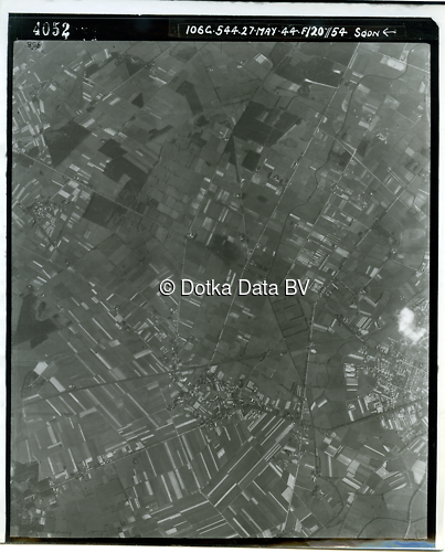 Luchtfoto (1944) uit de collectie Kadaster WOII Luchtfoto's