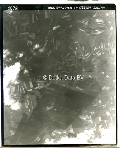 Luchtfoto (1944) uit de collectie Kadaster WOII Luchtfoto's