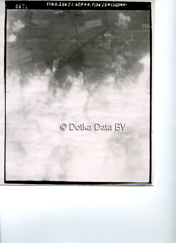 Luchtfoto (1944) uit de collectie Kadaster WOII Luchtfoto's