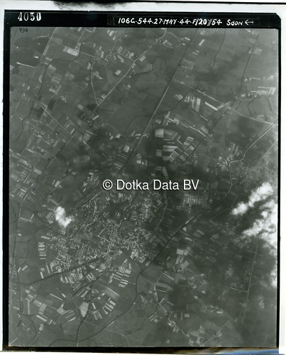 Luchtfoto (1944) uit de collectie Kadaster WOII Luchtfoto's