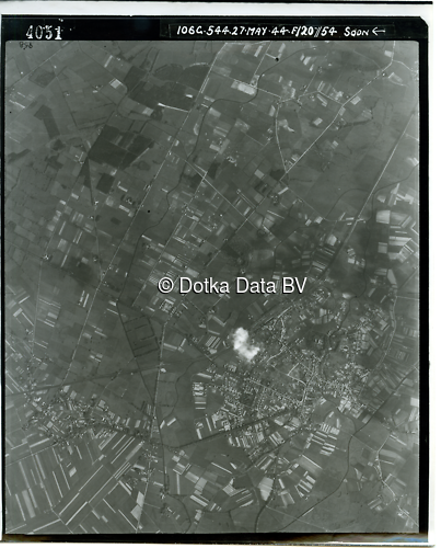 Luchtfoto (1944) uit de collectie Kadaster WOII Luchtfoto's