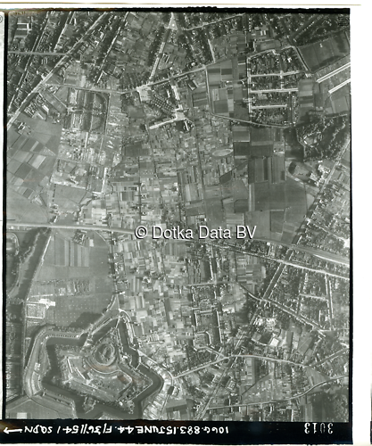 Luchtfoto Antwerpen (1944) uit de collectie Kadaster WOII Luchtfoto's