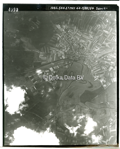 Luchtfoto (1944) uit de collectie Kadaster WOII Luchtfoto's