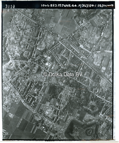 Luchtfoto WILRIJK (1944) uit de collectie Kadaster WOII Luchtfoto's