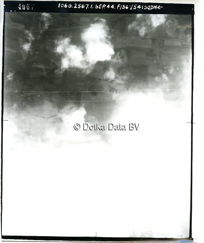 Luchtfoto (1944) uit de collectie Kadaster WOII Luchtfoto's