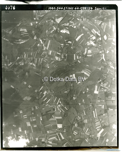 Luchtfoto (1944) uit de collectie Kadaster WOII Luchtfoto's