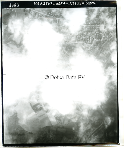 Luchtfoto (1944) uit de collectie Kadaster WOII Luchtfoto's