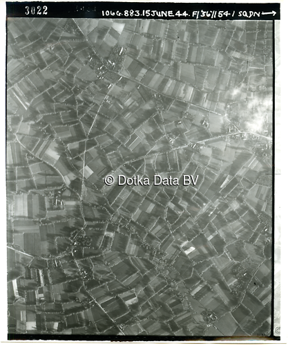 Luchtfoto Kruibeke (1944) uit de collectie Kadaster WOII Luchtfoto's