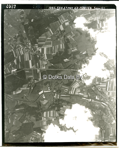 Luchtfoto (1944) uit de collectie Kadaster WOII Luchtfoto's