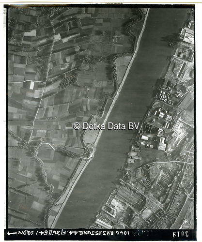 Luchtfoto Kruibeke (1944) uit de collectie Kadaster WOII Luchtfoto's