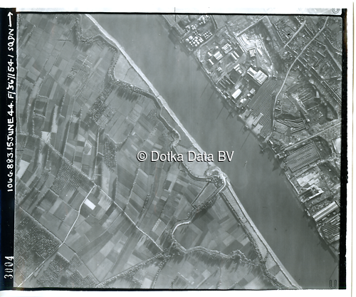 Luchtfoto Kruibeke (1944) uit de collectie Kadaster WOII Luchtfoto's