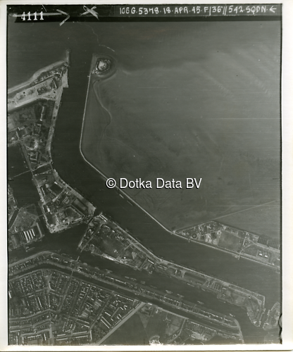 Luchtfoto Den Helder (1944) uit de collectie Kadaster WOII Luchtfoto's