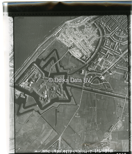 Luchtfoto Den Helder (1945) uit de collectie Kadaster WOII Luchtfoto's