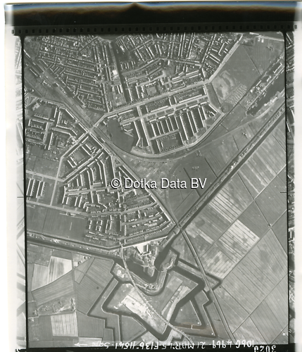 Luchtfoto Den Helder (1945) uit de collectie Kadaster WOII Luchtfoto's