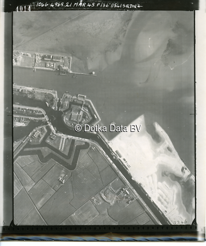 Luchtfoto Den Helder (1945) uit de collectie Kadaster WOII Luchtfoto's