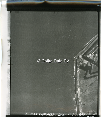 Luchtfoto Den Helder (1945) uit de collectie Kadaster WOII Luchtfoto's