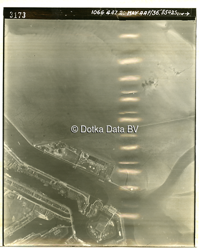 Luchtfoto Den Helder (1944) uit de collectie Kadaster WOII Luchtfoto's