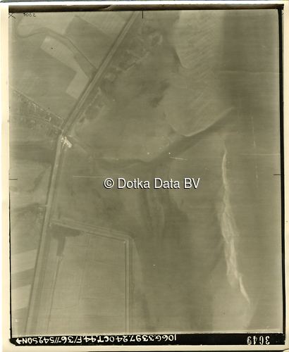 Luchtfoto De Cocksdorp (1944) uit de collectie Kadaster WOII Luchtfoto's