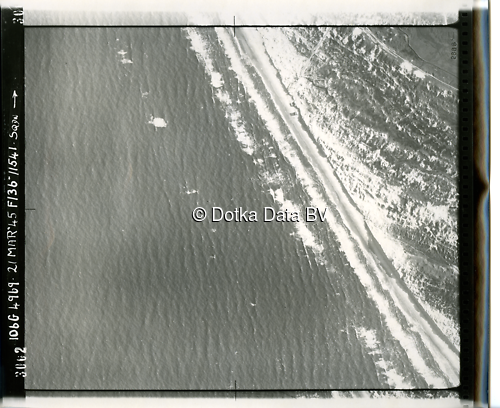 Luchtfoto Den Hoorn (1945) uit de collectie Kadaster WOII Luchtfoto's