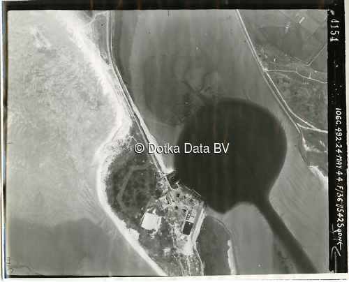 Luchtfoto Den Hoorn (1944) uit de collectie Kadaster WOII Luchtfoto's