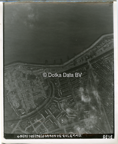 Luchtfoto Den Helder (1944) uit de collectie Kadaster WOII Luchtfoto's