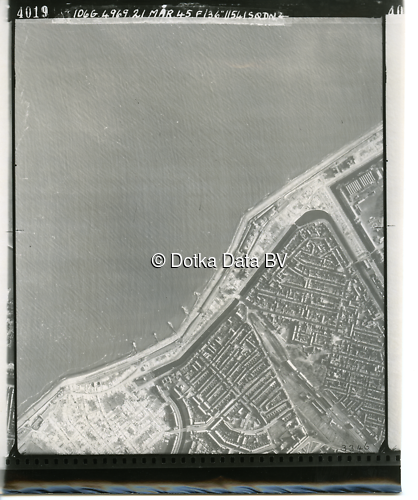 Luchtfoto Den Helder (1945) uit de collectie Kadaster WOII Luchtfoto's