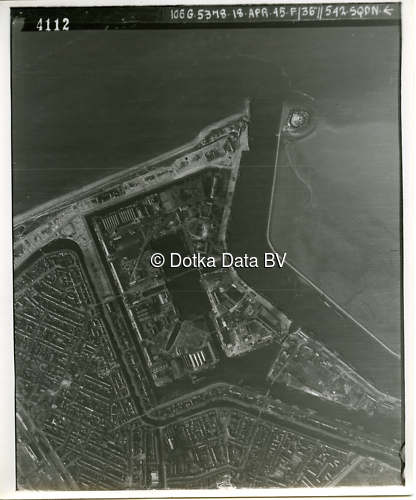 Luchtfoto Den Helder (1944) uit de collectie Kadaster WOII Luchtfoto's